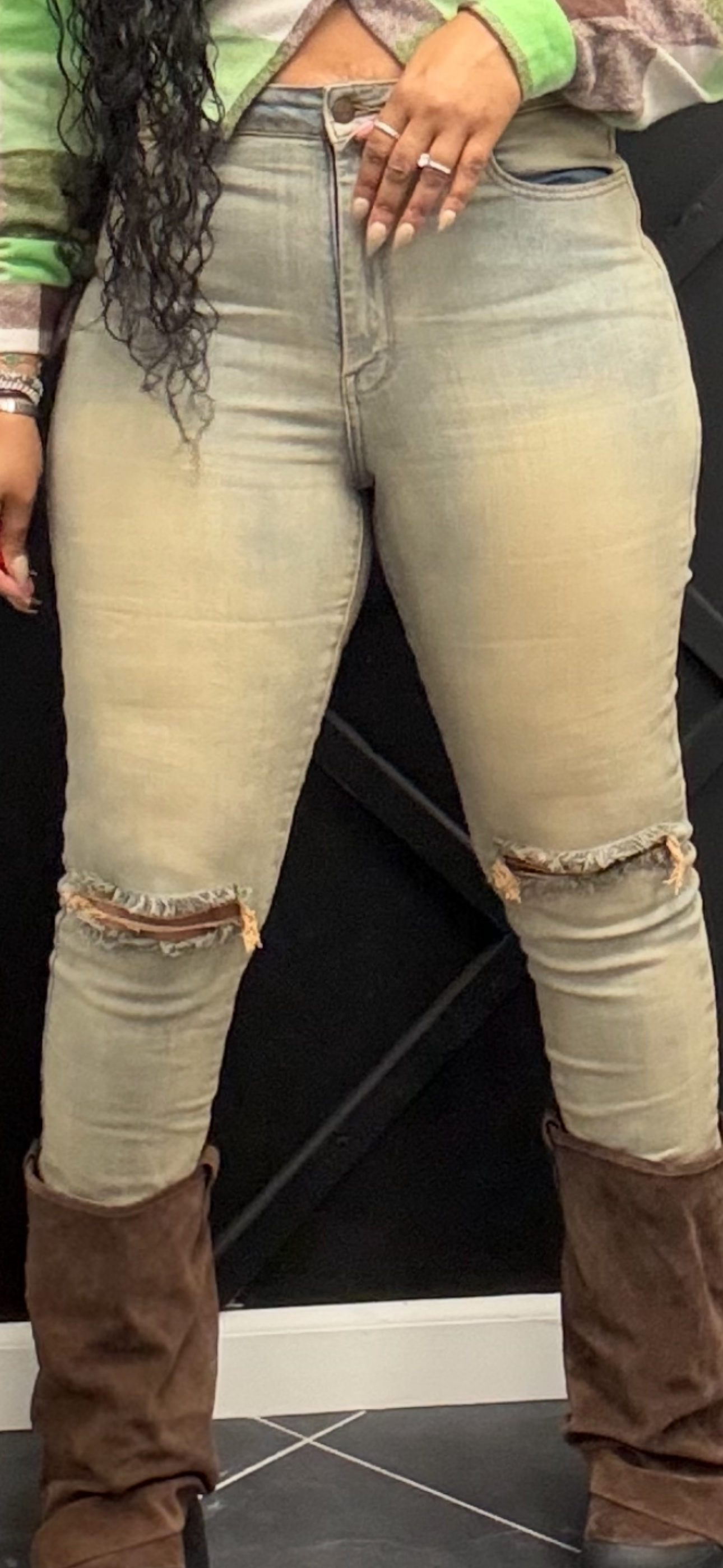 Vintage Wash Knee Ripped Skinny Jeans